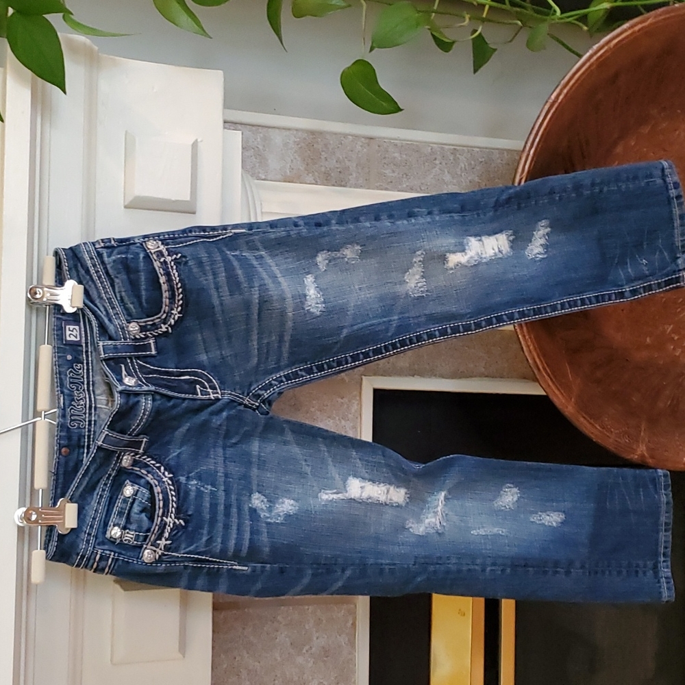 Miss Me Cropped Jeans Size 25